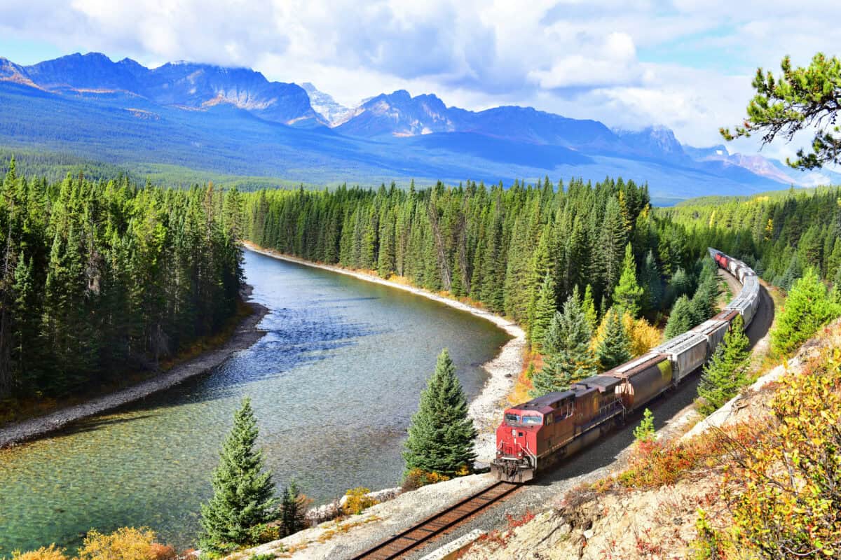 Canada Just Cut the Tax on New Investment Nearly in Half: This TSX Stock Could Win